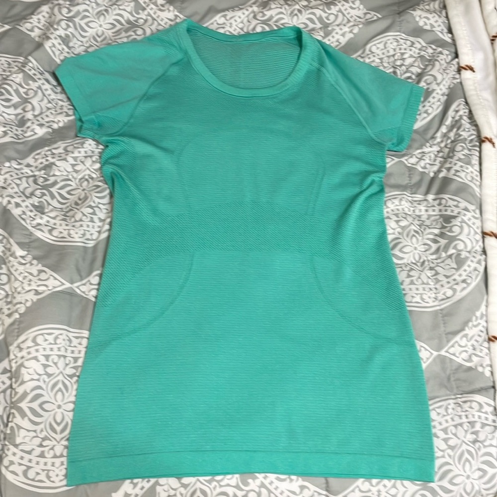 LULULEMON Size 8 Shirt